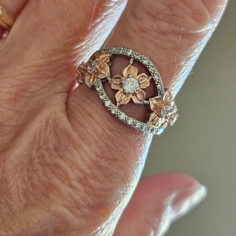 Silver tone and rose gold tone flower ring size 7